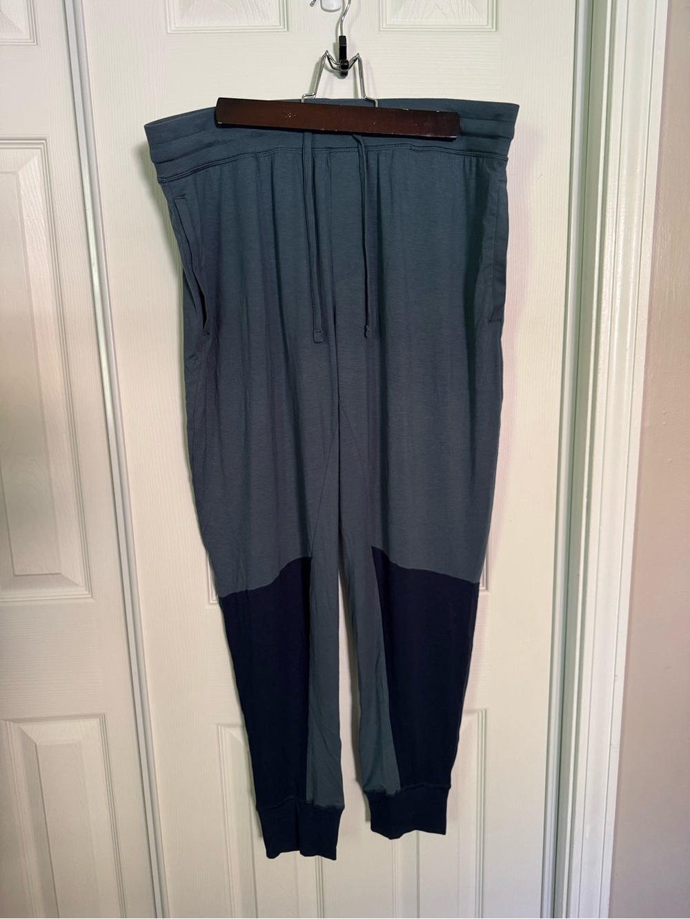 Tommy John Men's Two-Tone Gray and Navy Jogger Pants Downtime Collection L